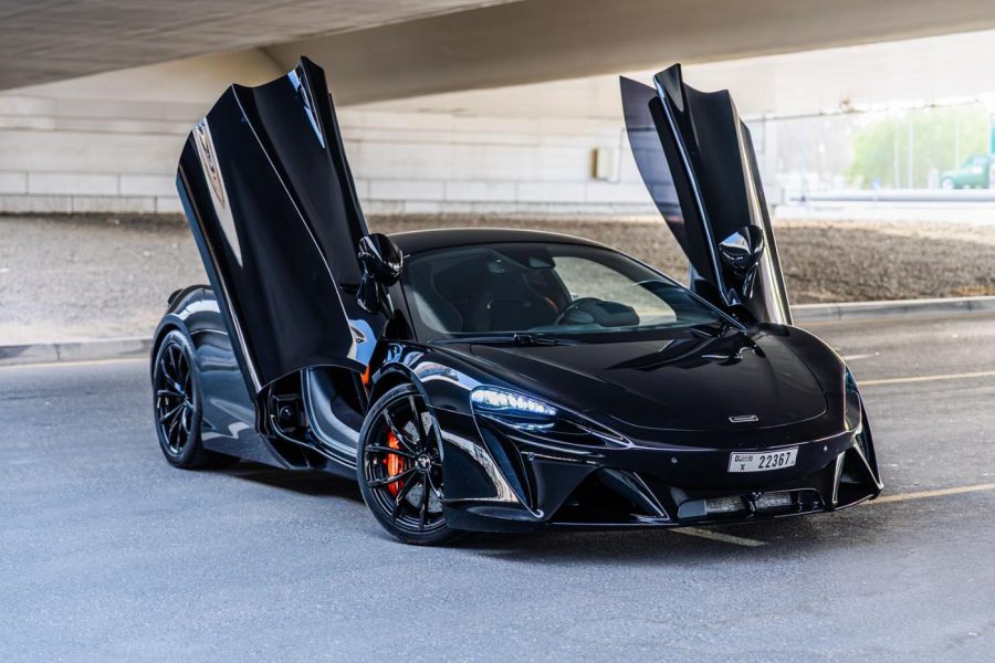 McLaren Artura 2024