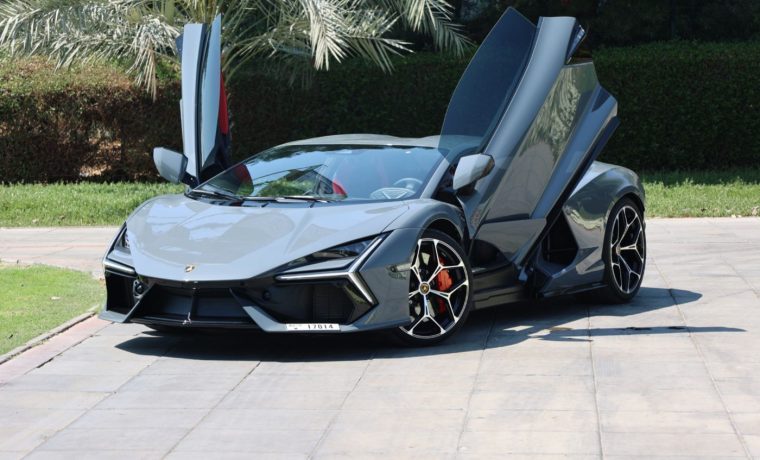 Lamborghini Revuelto 2025