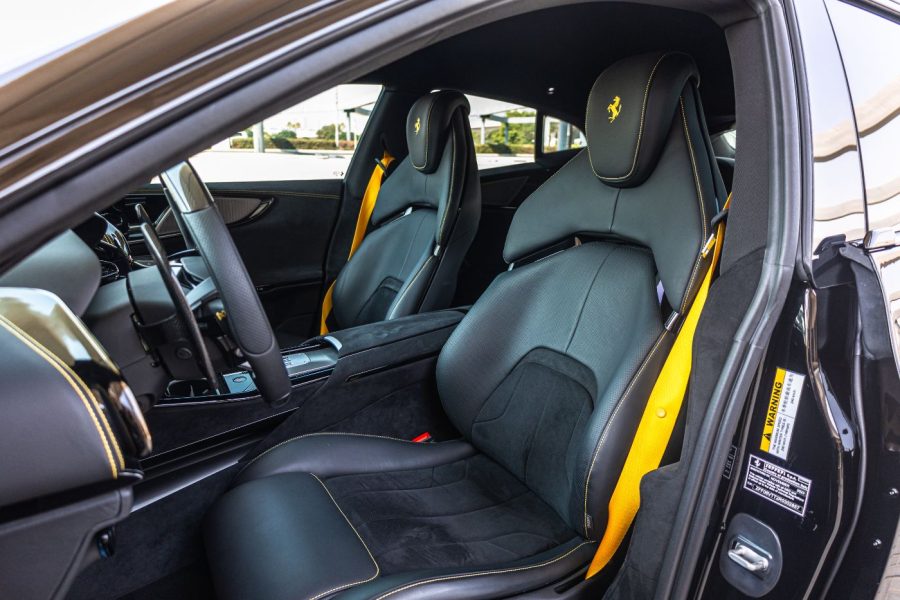 Ferrari Purosangue Black 2025