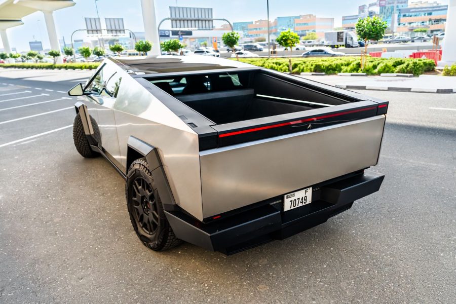 Tesla Cybertruck 2025
