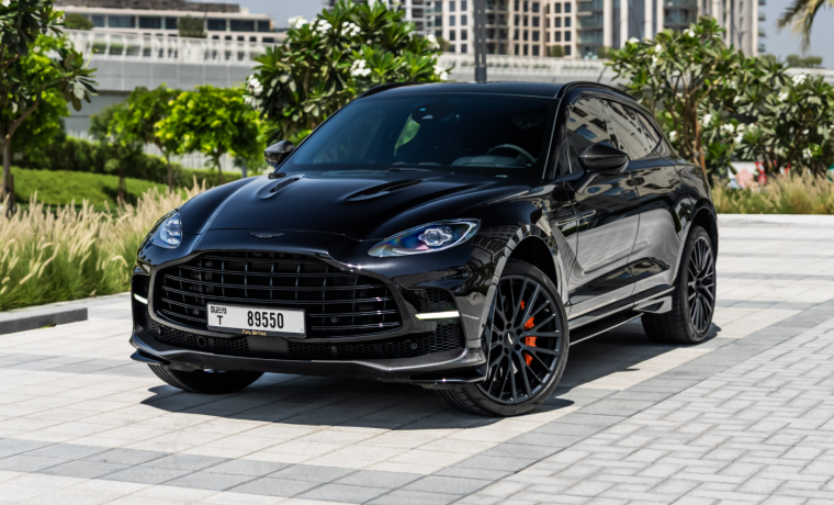 Aston Martin DBX 707 2025