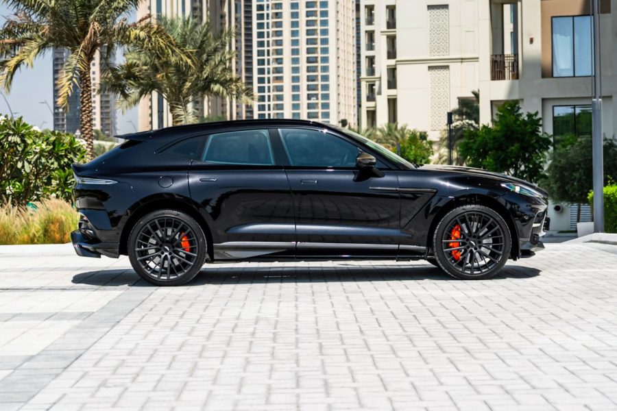 Aston Martin DBX 707 2025