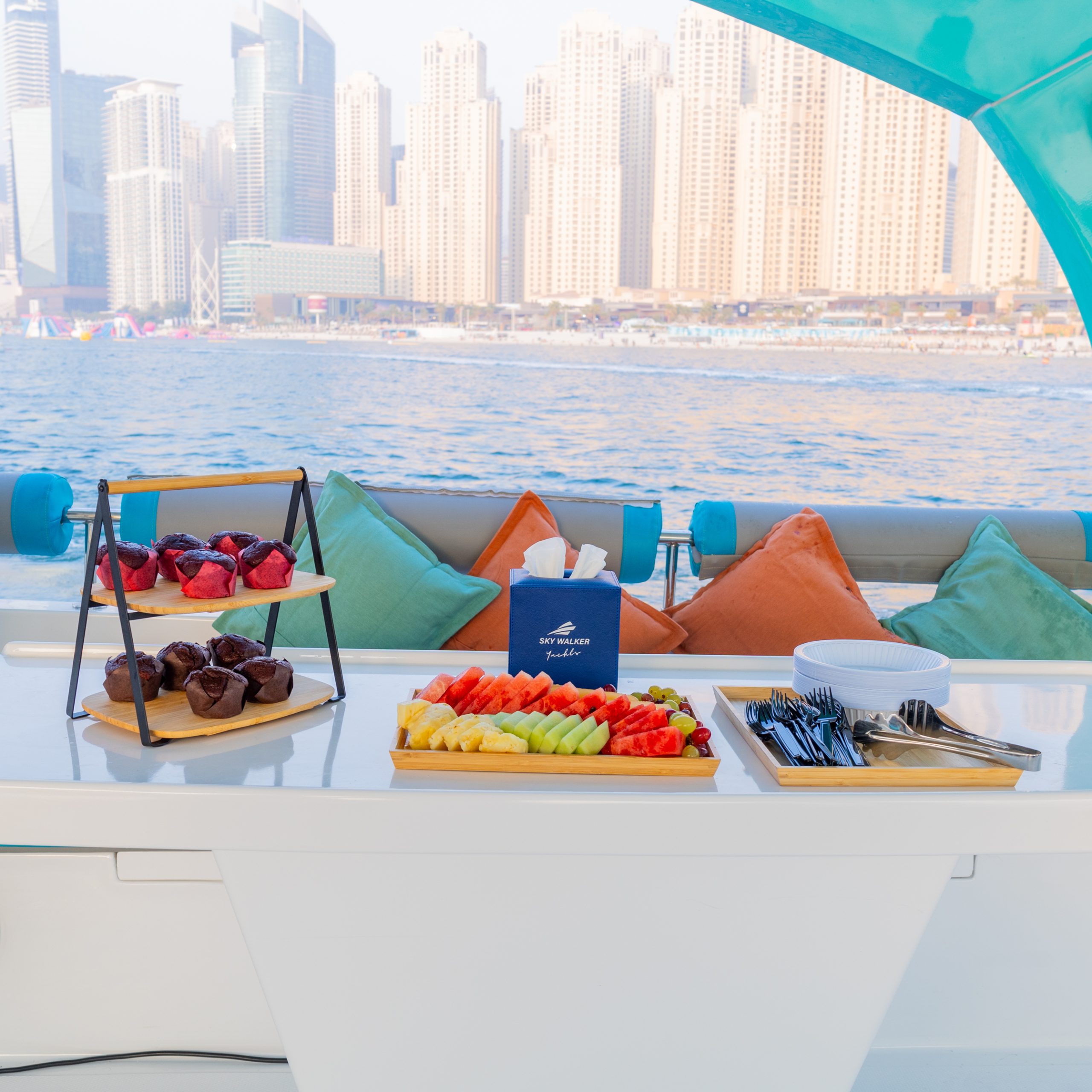 40ft Yacht, Drift
