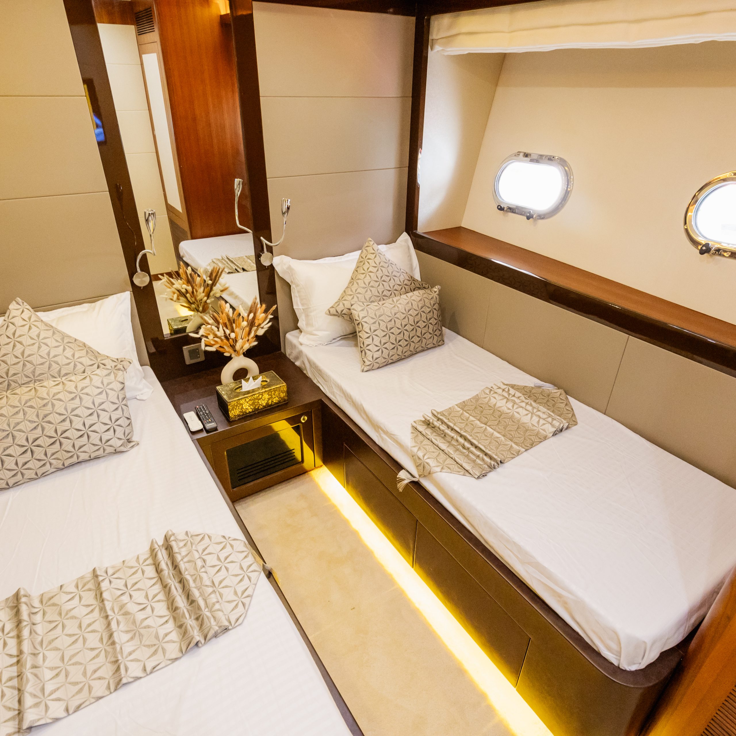 96ft Yacht, Majesty