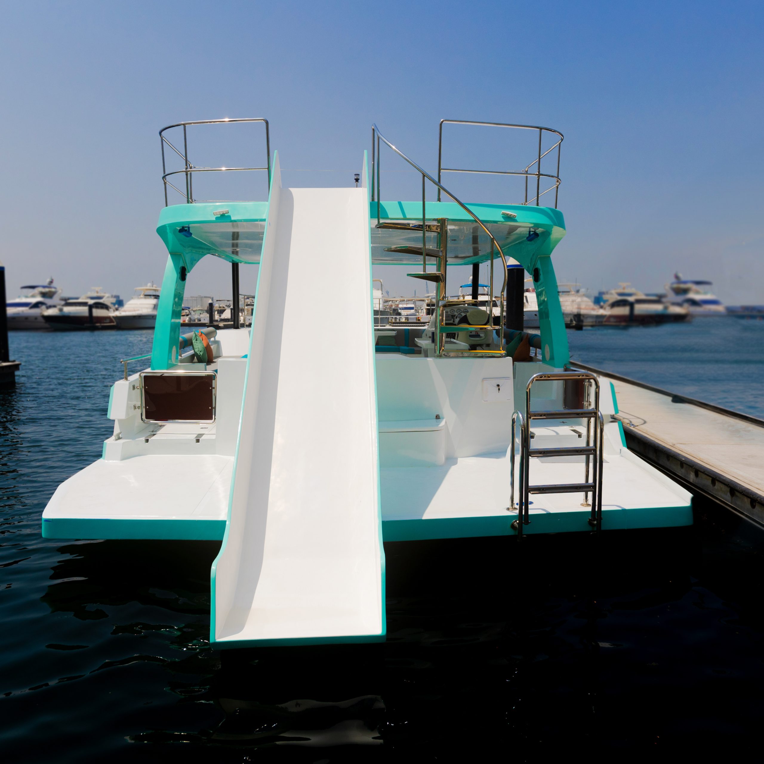 40ft Yacht, Drift