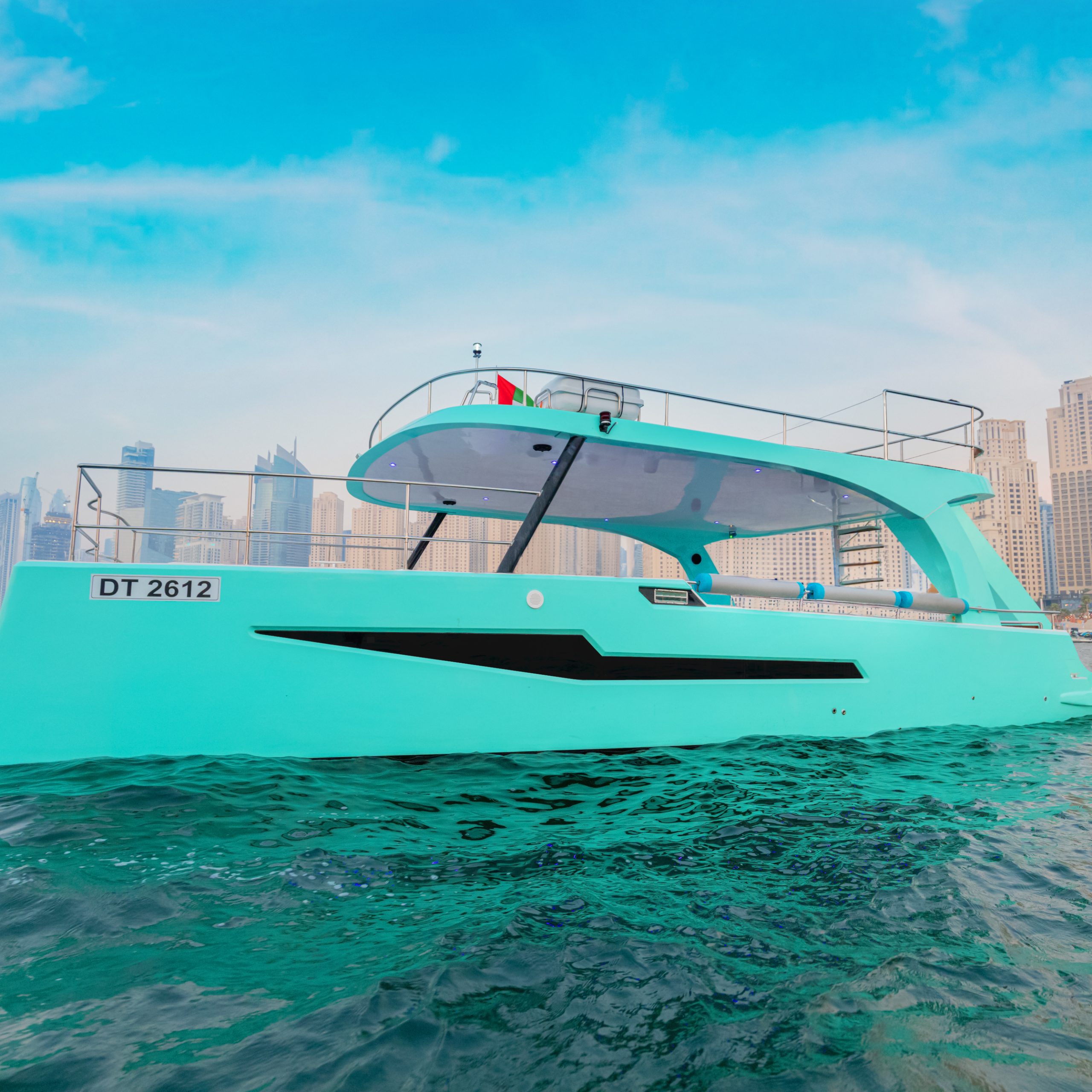 40ft Yacht, Drift