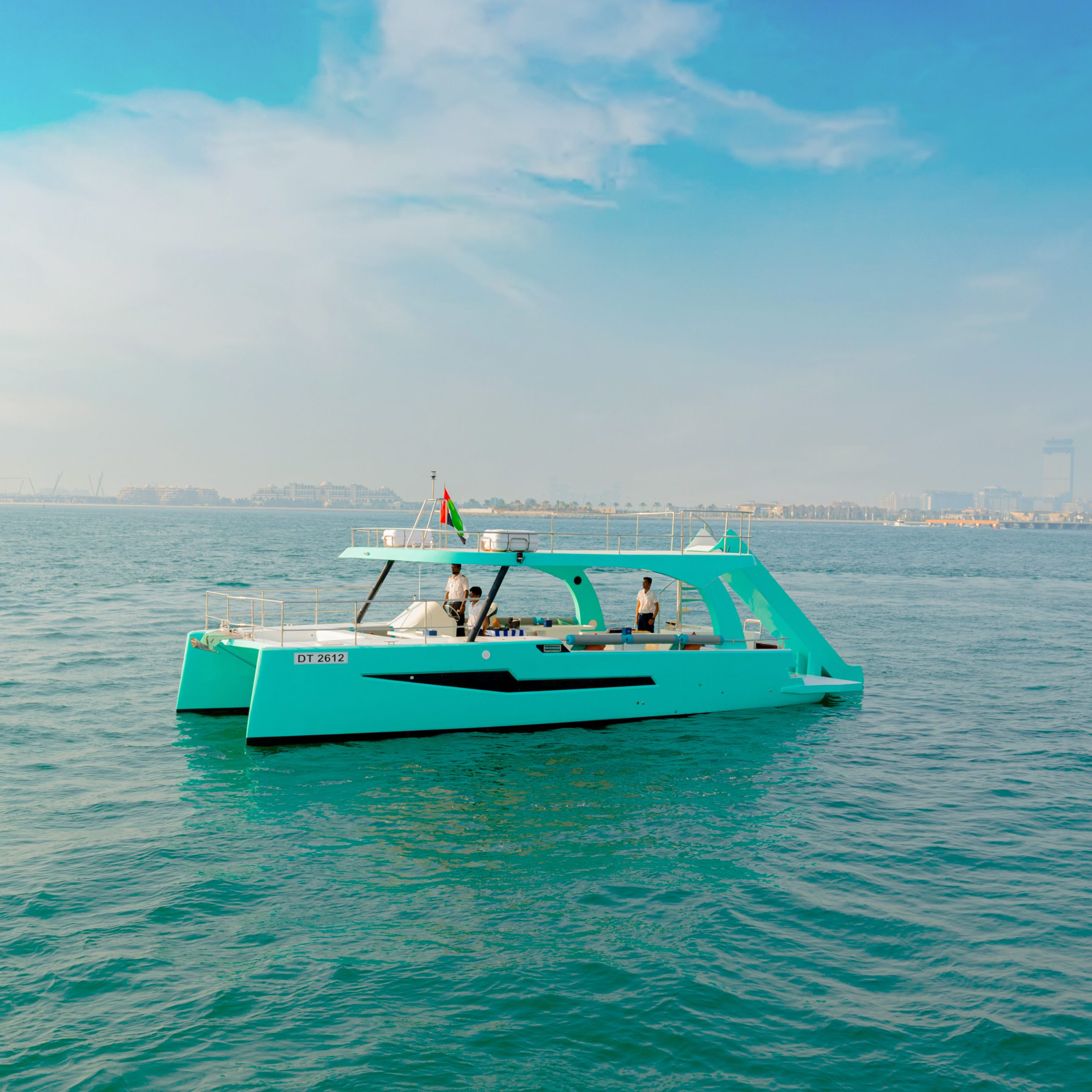 40ft Yacht, Drift