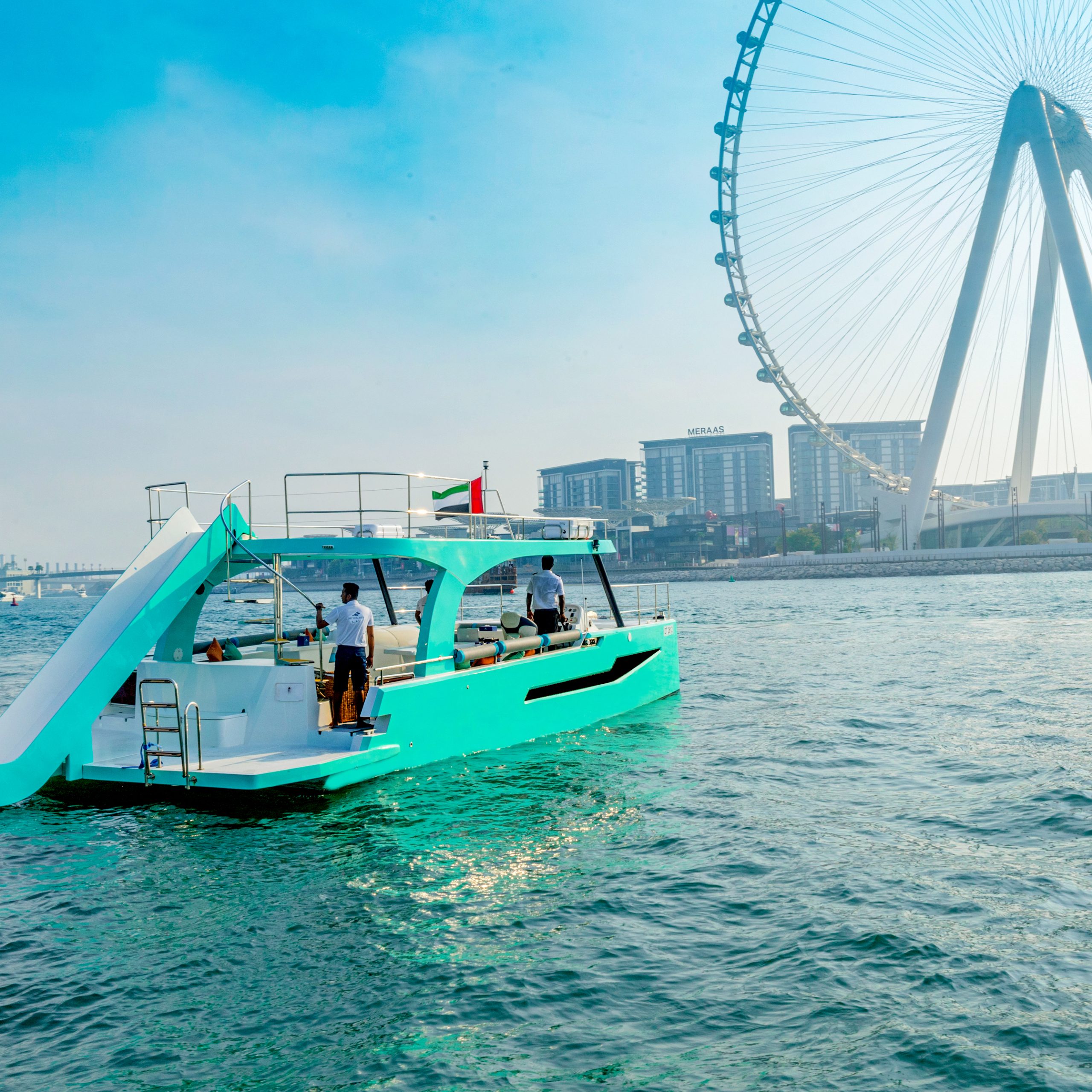 40ft Yacht, Drift