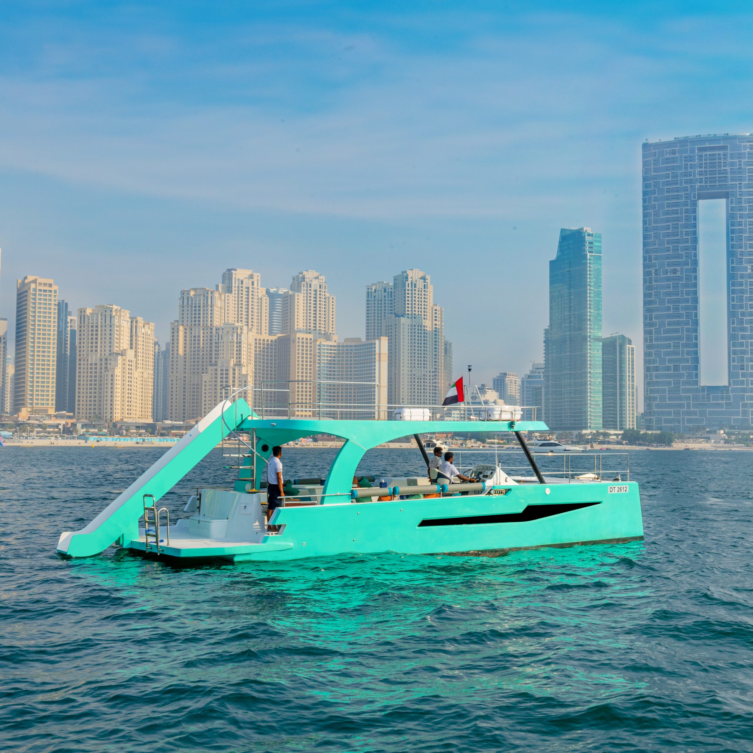 40ft Yacht, Drift