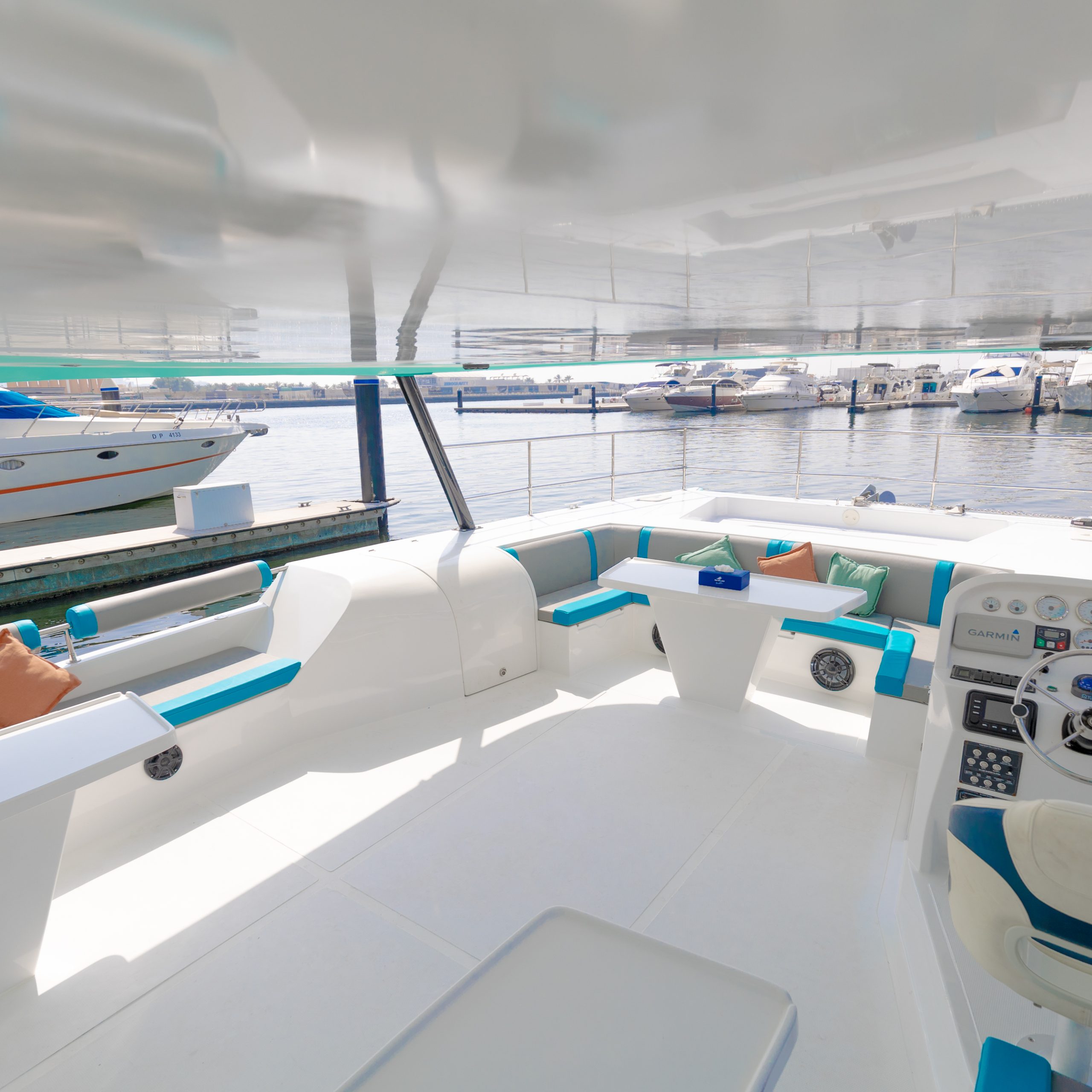 40ft Yacht, Drift