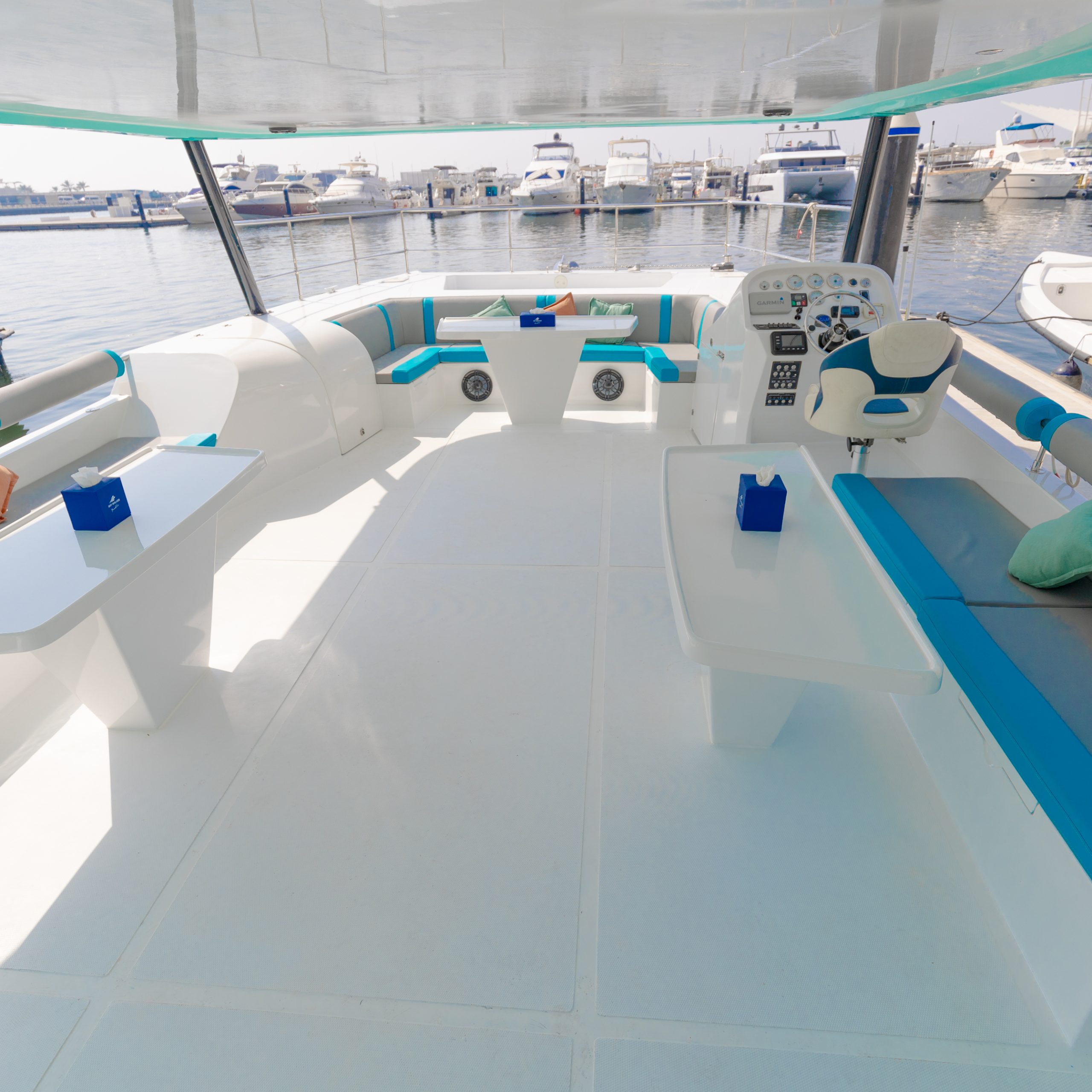 40ft Yacht, Drift