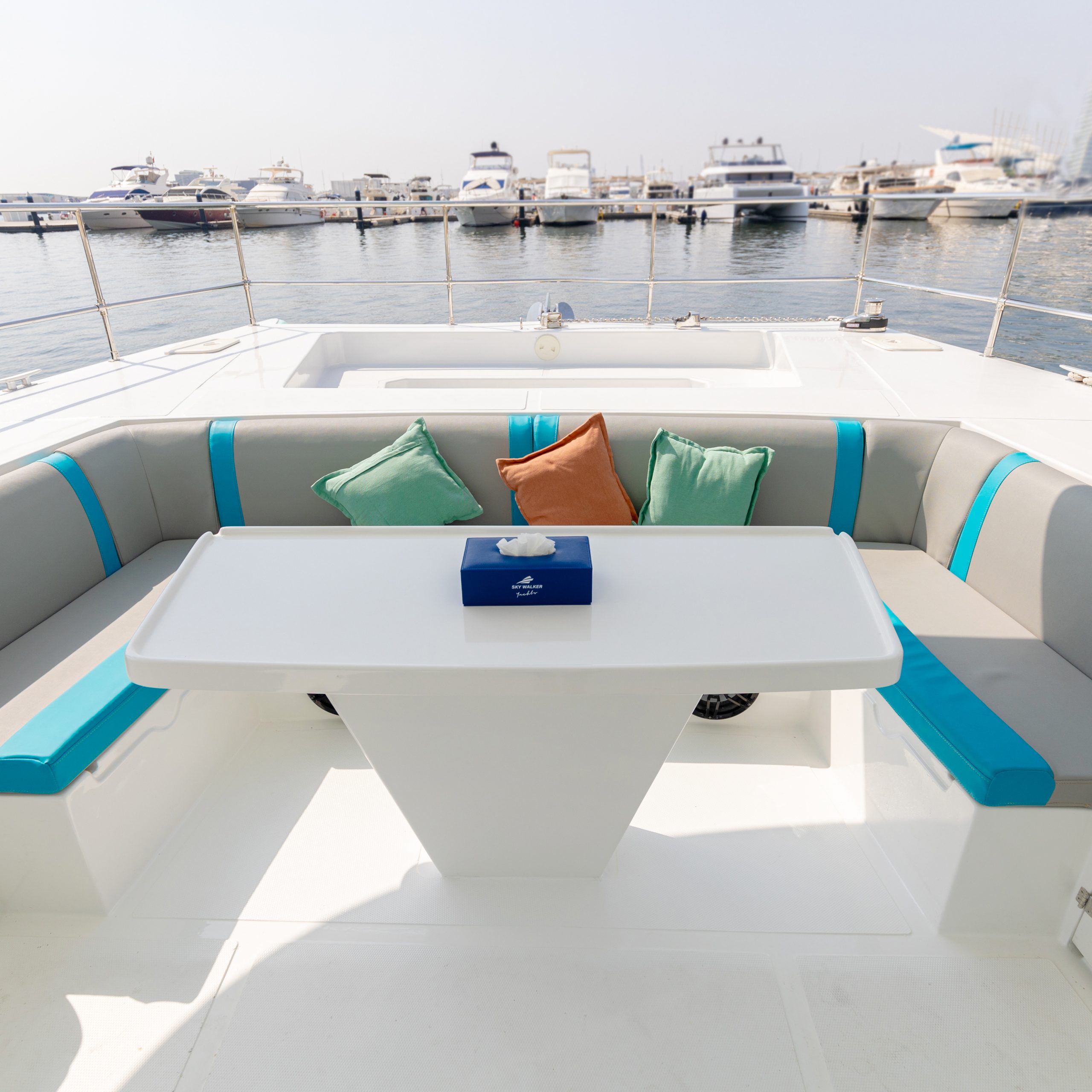 40ft Yacht, Drift