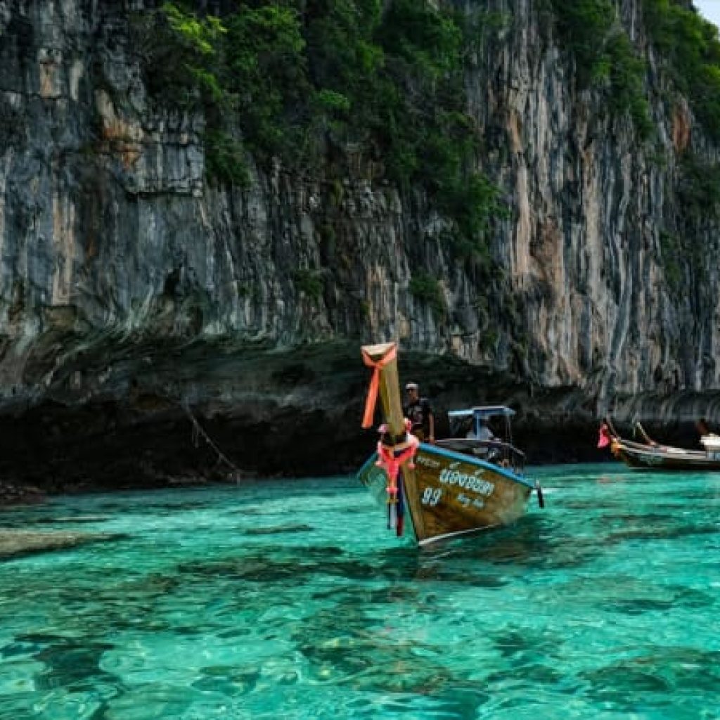 7 Island tour by Long Tail Boat