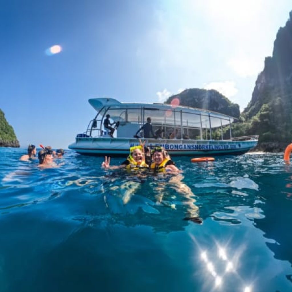 Nusa Penida Snorkeling and Land Tour by Premium Shared Speedboat