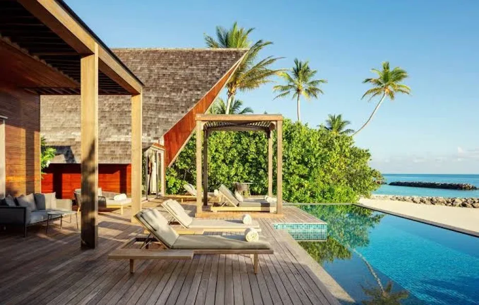 The St. Regis Maldives Vommuli Resort